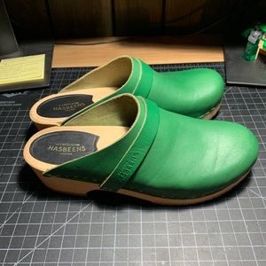 Swedish Hasbeens green clogs EU 38 US 7.5
